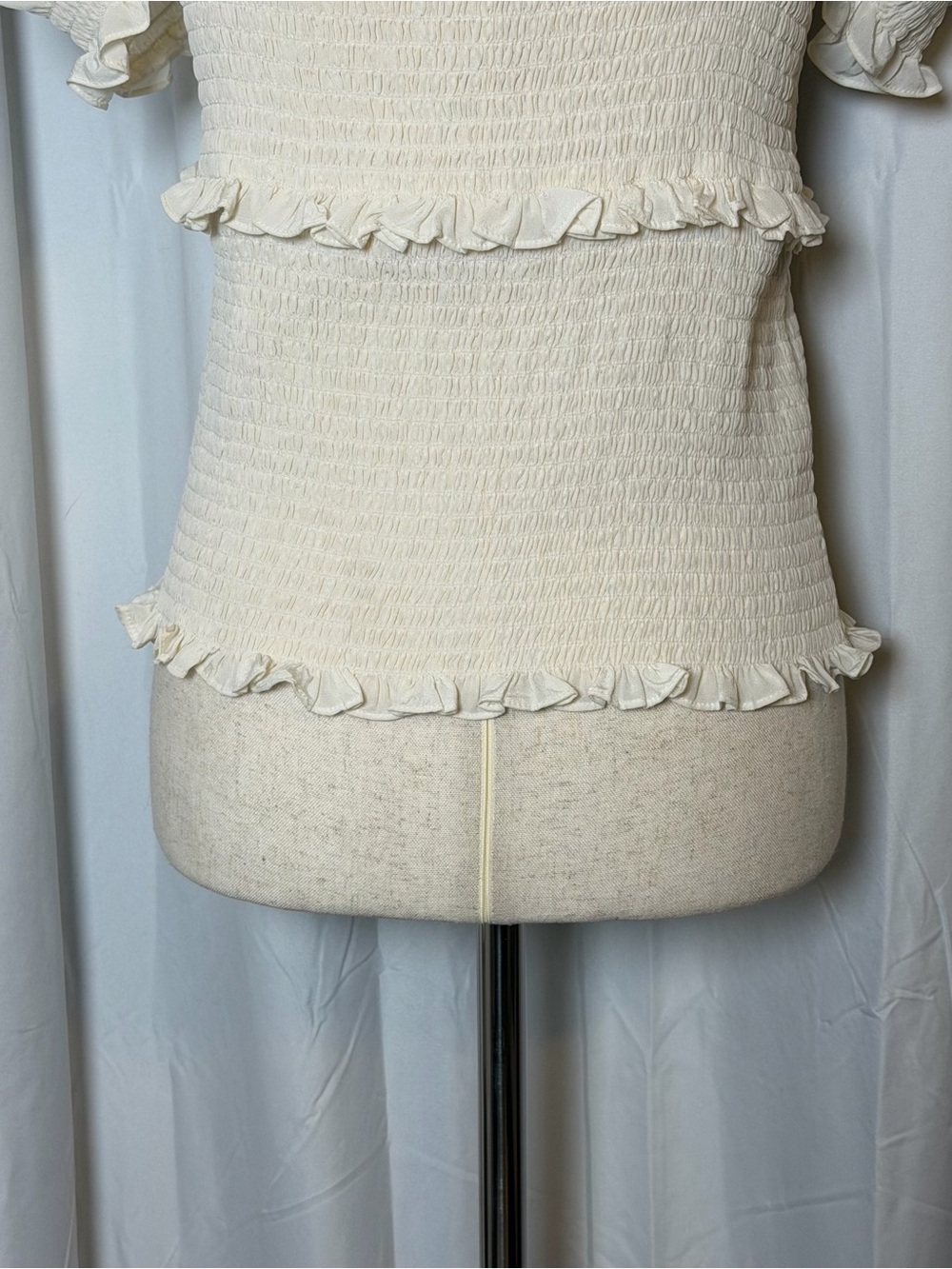 Cinq à Sept Ellis Top Silk Smocked Puff Sleeve White Square Neck Size Large - Picture 8 of 11